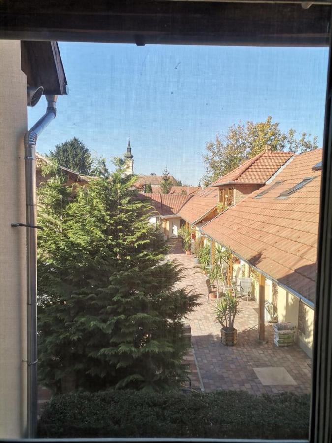 Hotel Lika Panzio Gyula Zewnętrze zdjęcie