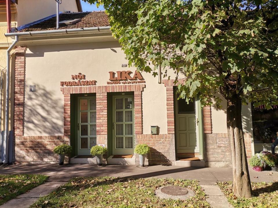 Hotel Lika Panzio Gyula Zewnętrze zdjęcie