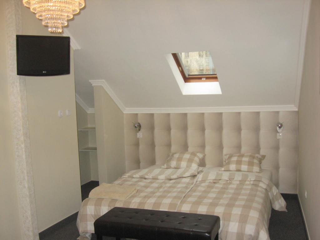 Hotel Lika Panzio Gyula Zewnętrze zdjęcie